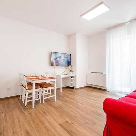 Central Station Apt With Parking Bari Buitenkant foto