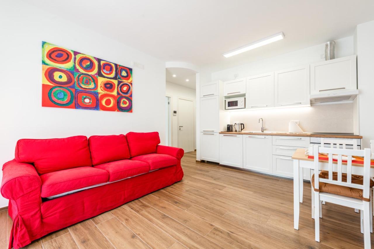 Central Station Apt With Parking Bari Buitenkant foto