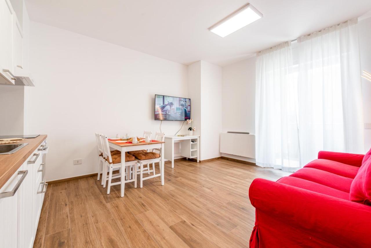 Central Station Apt With Parking Bari Buitenkant foto
