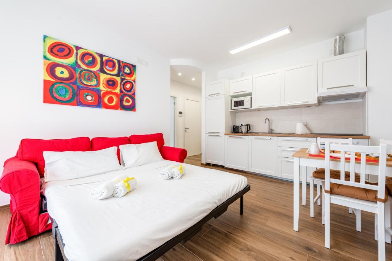 Central Station Apt With Parking Bari Buitenkant foto
