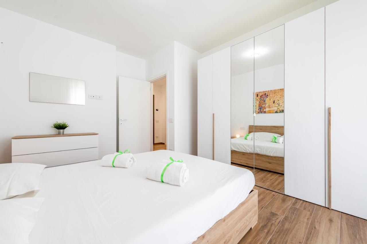 Central Station Apt With Parking Bari Buitenkant foto