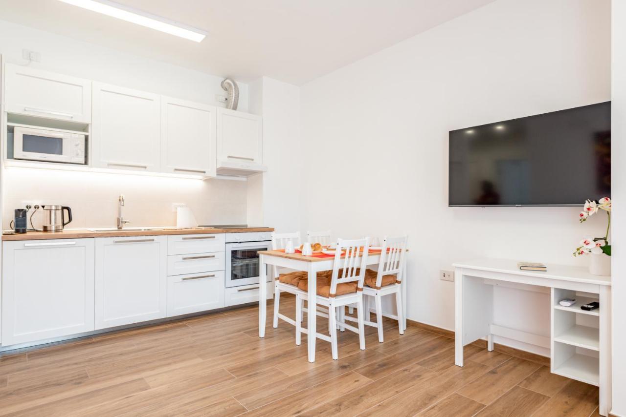 Central Station Apt With Parking Bari Buitenkant foto